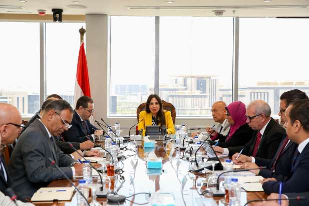 وزيرة الإسكان توجه بحزمة تكليفات لنواب «المجتمعات العمرانية».. تسريع تنفيذ «سكن لكل المصريين» وتعظيم إيرادات الهيئة